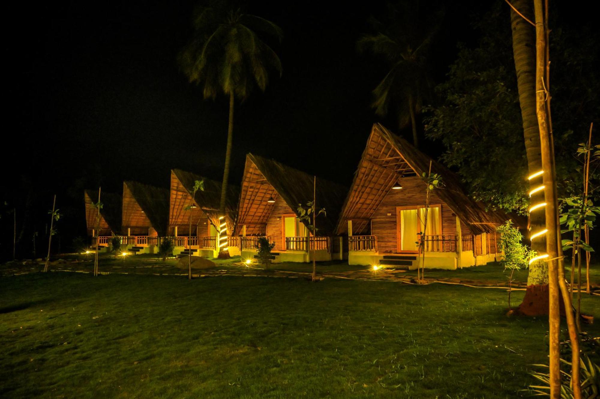 Tamarind Tree Way Side Amenities Hotel Hospet Bagian luar foto