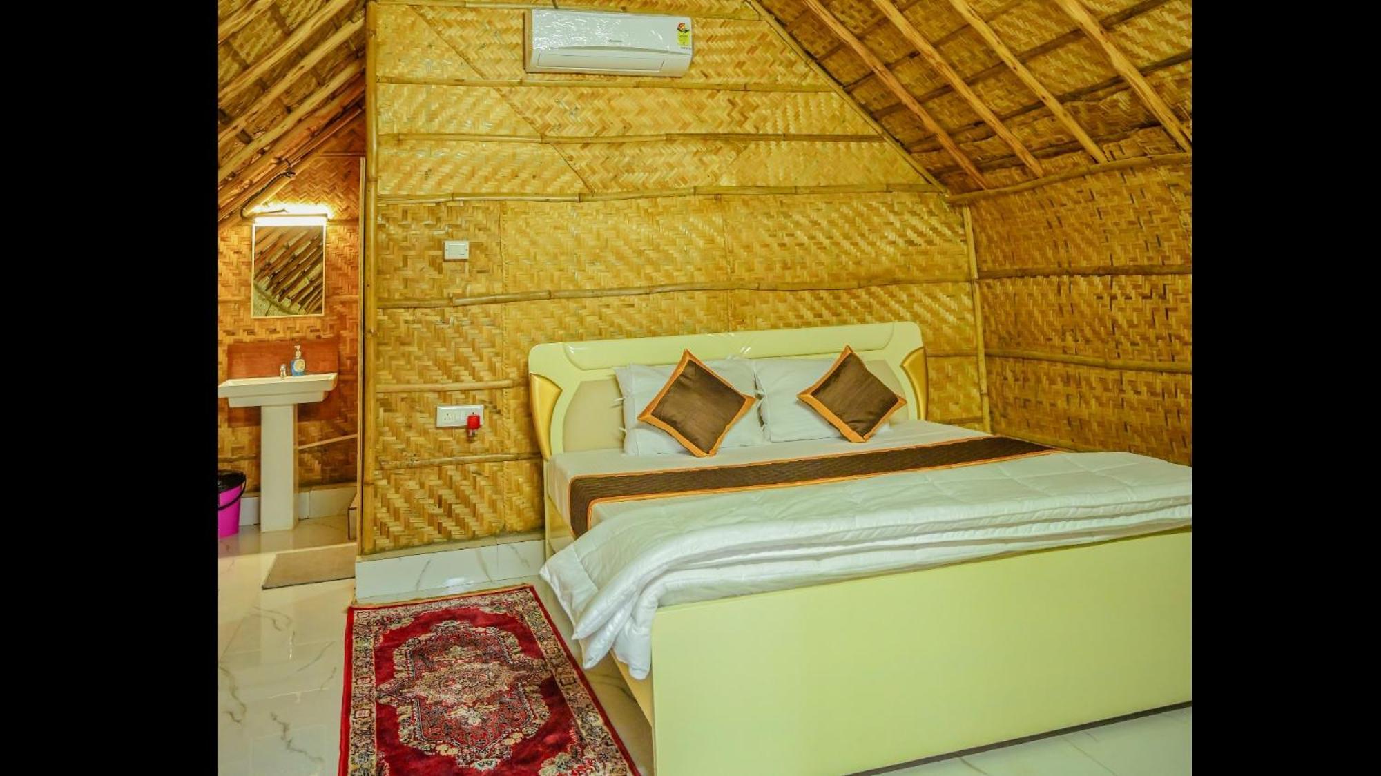 Tamarind Tree Way Side Amenities Hotel Hospet Bagian luar foto