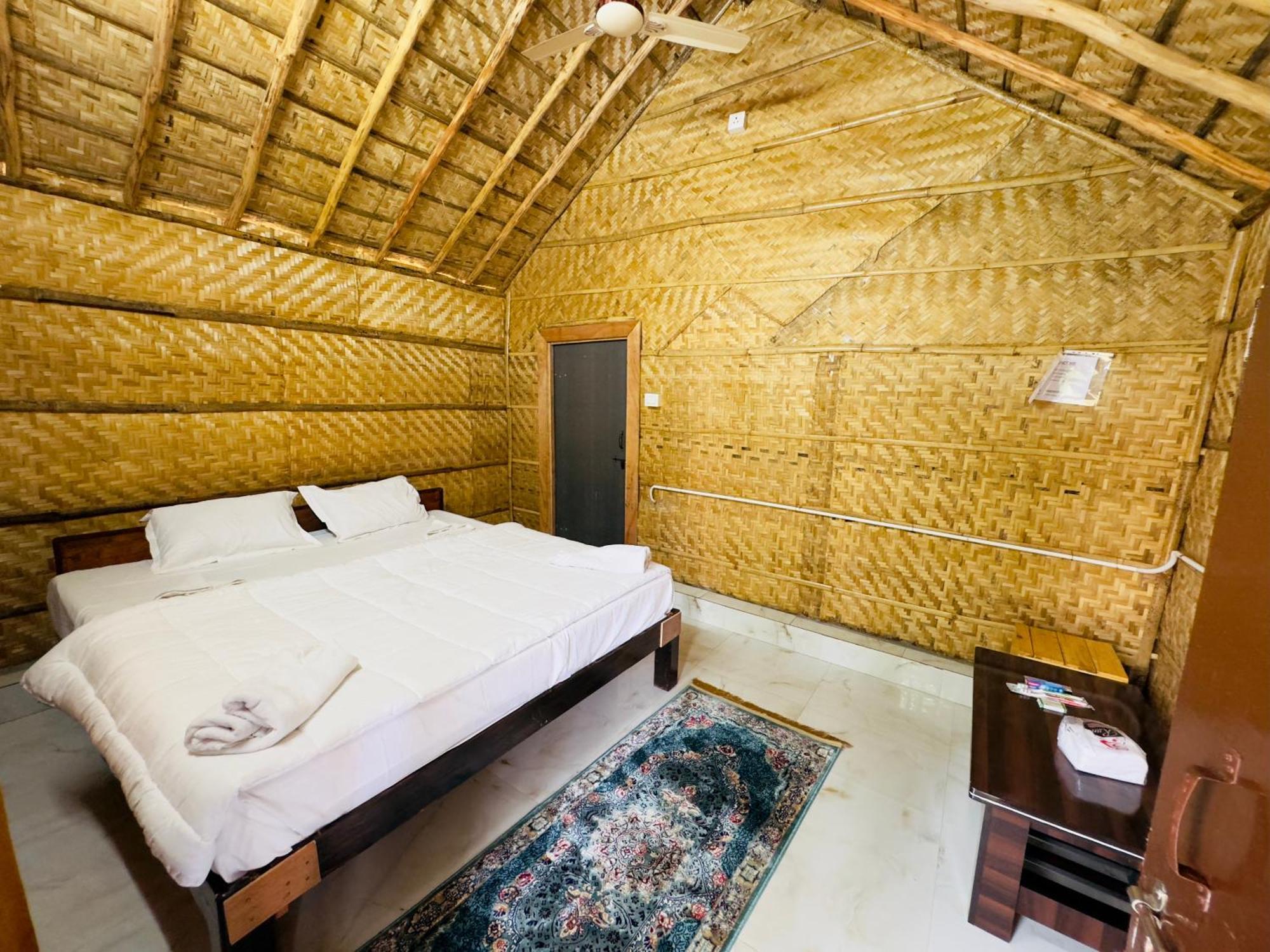 Tamarind Tree Way Side Amenities Hotel Hospet Bagian luar foto